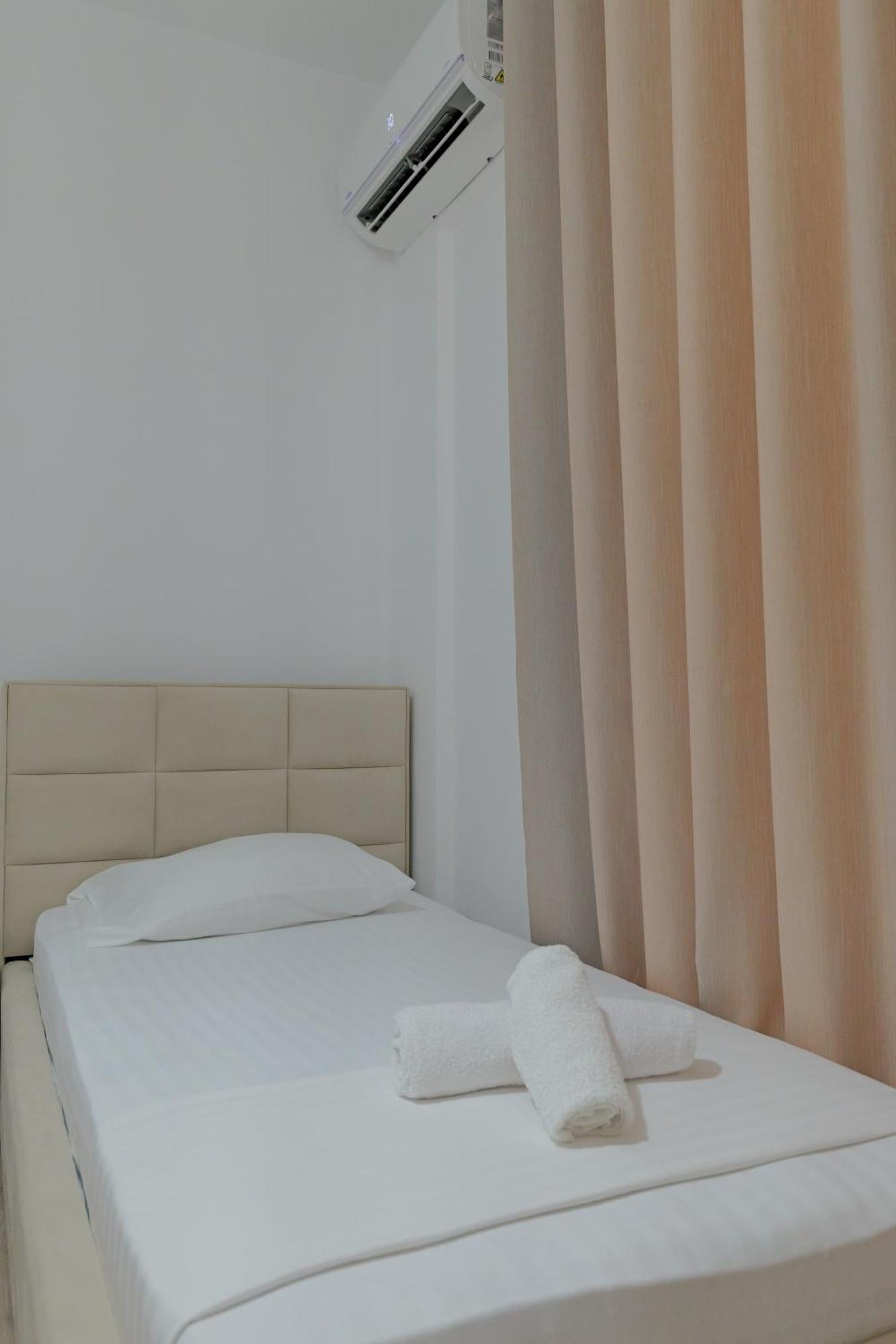 Hotel Veliaj クサミル エクステリア 写真